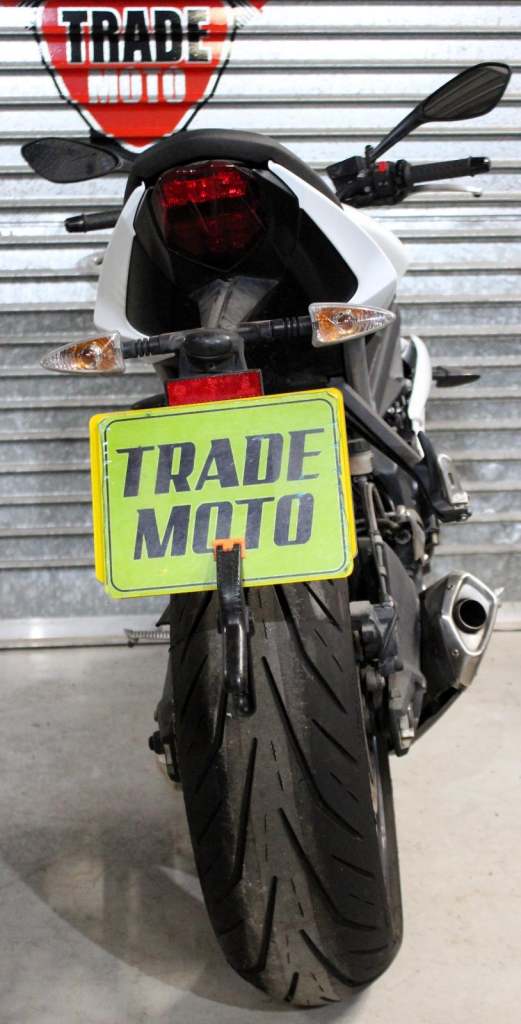 2015 15 TRIUMPH STREET TRIPLE 675 WHITE HPI CLEAR 11K NEW SHAPE TRADE SALE MOT