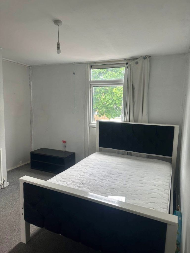 Double room available in WS1 