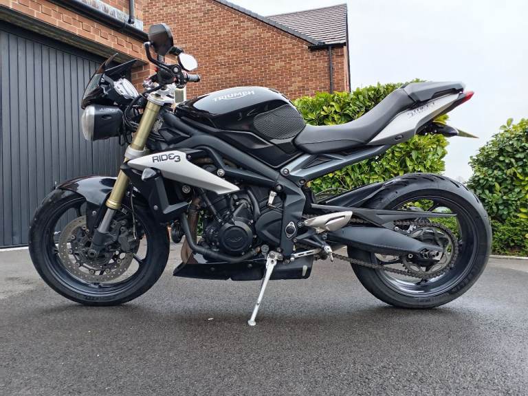 Triumph Street Triple 675, 2016, low miles, full history