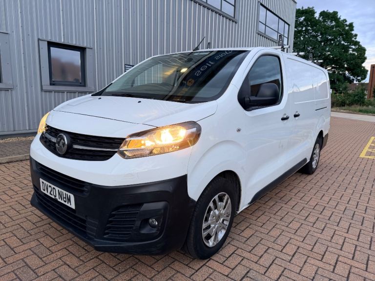 2020 20, VAUXHALL VIVARO 2.0 DYNAMIC 3100 LWB, 60k, MOT, HALF LEATHER, 6 DOOR, ROOF RACKS