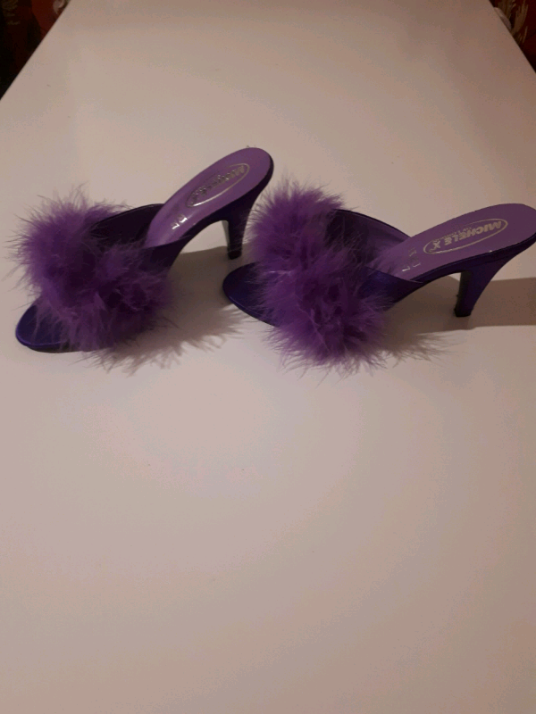 Ladies shoes size 4 