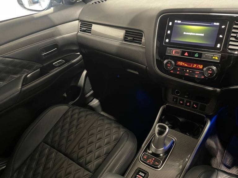 2018 Mitsubishi Outlander 2.4h TwinMotor 13.8kWh 5hs SUV 5dr Petrol Plug-in Hybrid CVT 4WD Euro 6...