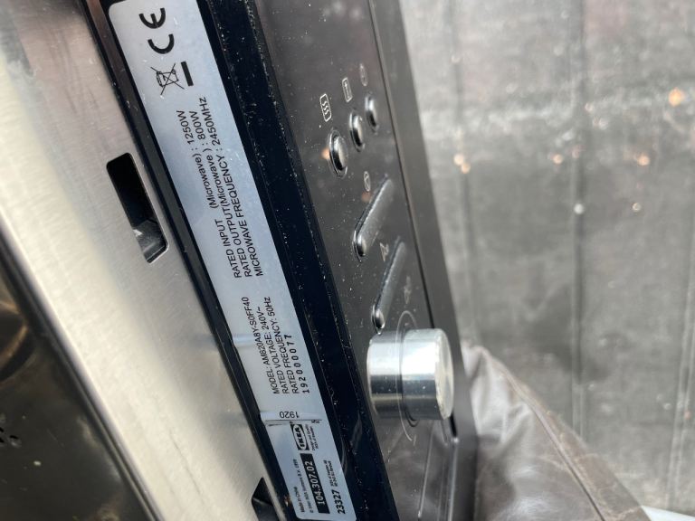 Integrated microwave oven 