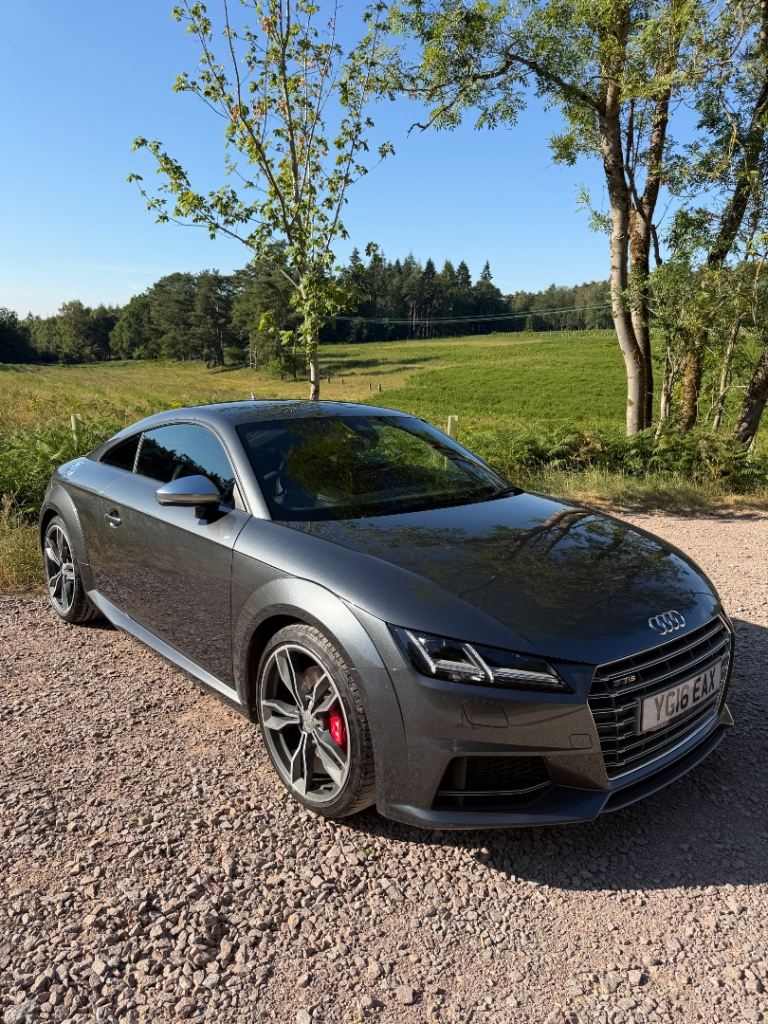 2016 Audi TTS Quattro – Daytona Grey