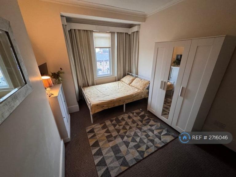 1 bedroom in Woodgrange Drive, Southend-On-Sea, SS1 (#2716046)