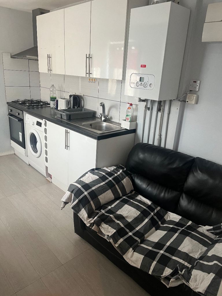  Flat near Northolt Station 