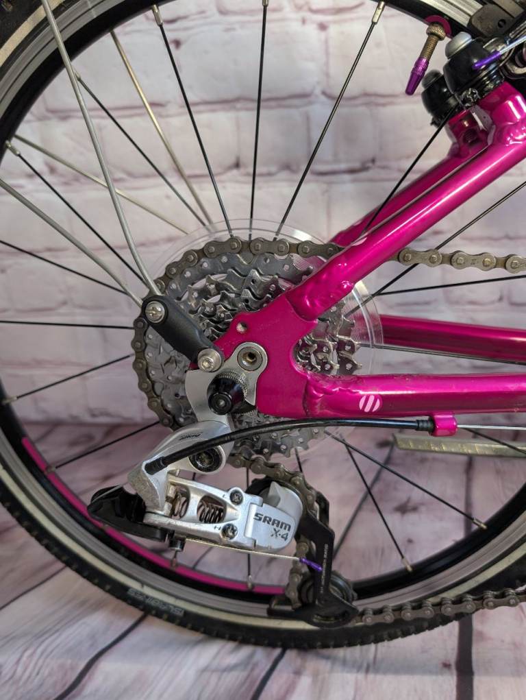 ISLABIKES BEINN 20 LARGE (6+) IN PERFECT CONDITION. COLLECTION NW LONDON OR BUCKS. ISLA BIKE