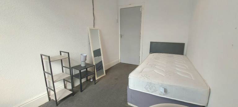 Single room with shared  bathroom
