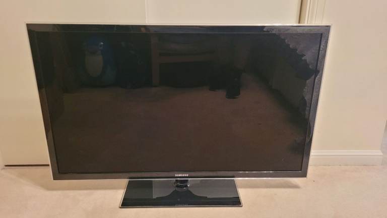 2x Samsung LED TVs 40 & 46in