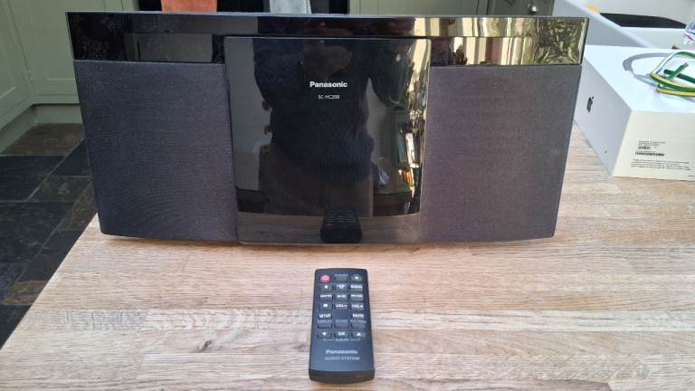 CD/RADIO PLAYER