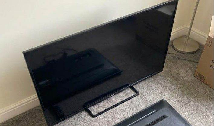 Large 50inch  Smart TV  – Good Condition