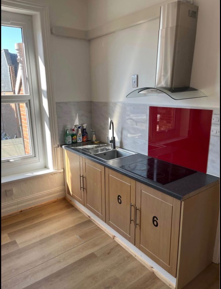 2 bedroom flat 