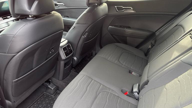 2025 Kia Sportage 1.6T GDi 207hp HEV Hybrid 3 5dr Auto with Nav  Rea Hybrid