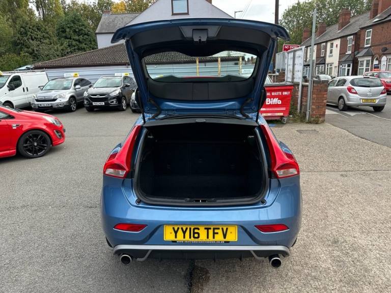 2016 Volvo V40 2.0 D2 R-Design Nav Hatchback 5dr Diesel Manual Euro 6 (s/s) (120 ps) Hatchback Di...