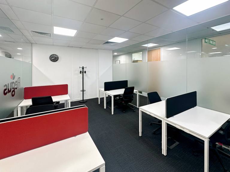 High Wycombe - HP11 1JU \ Shared Office Space for Rent