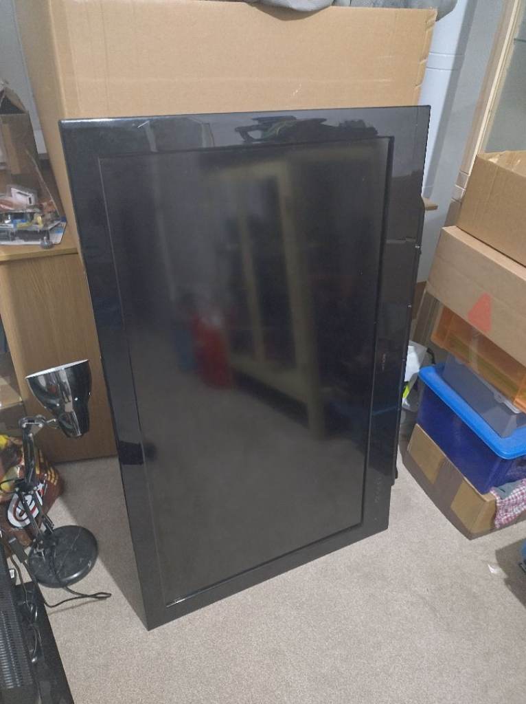 Hitachi TV for sale 46inch