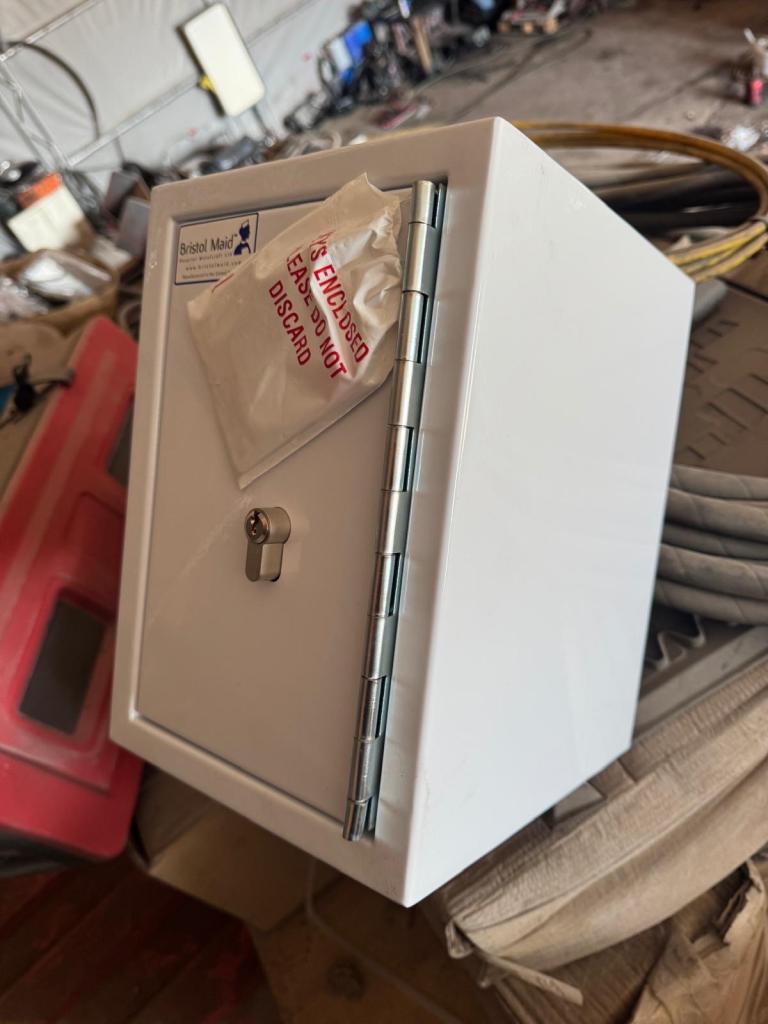 Bristol Maid Metal Secure Cabinet with Keys – New