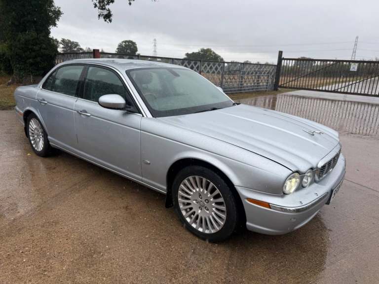 2006 Jaguar XJ XJ 2.7 TDVi Sovereign 4dr Auto SALOON DIESEL Automatic
