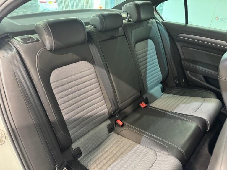 2016 Volkswagen Passat 2.0 TDI BlueMotion Tech R-Line Saloon 4dr Diesel DSG Euro 6 (s/s) (190 ps)...