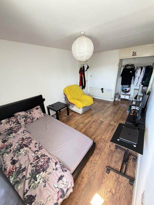   Double Room to Rent in Northolt, UB5 5NE – £790 PCM | Garden & Home Gym
