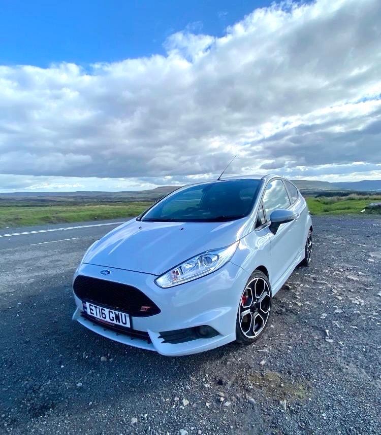 Ford, FIESTA ST200 Hatchback, 2016, Manual, 1596 (cc), 3 doors
