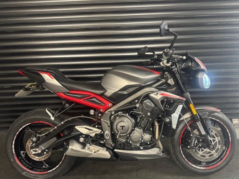 TRIUMPH STREET TRIPLE 765 R Triumph Shift Assist-Htd Grips  More