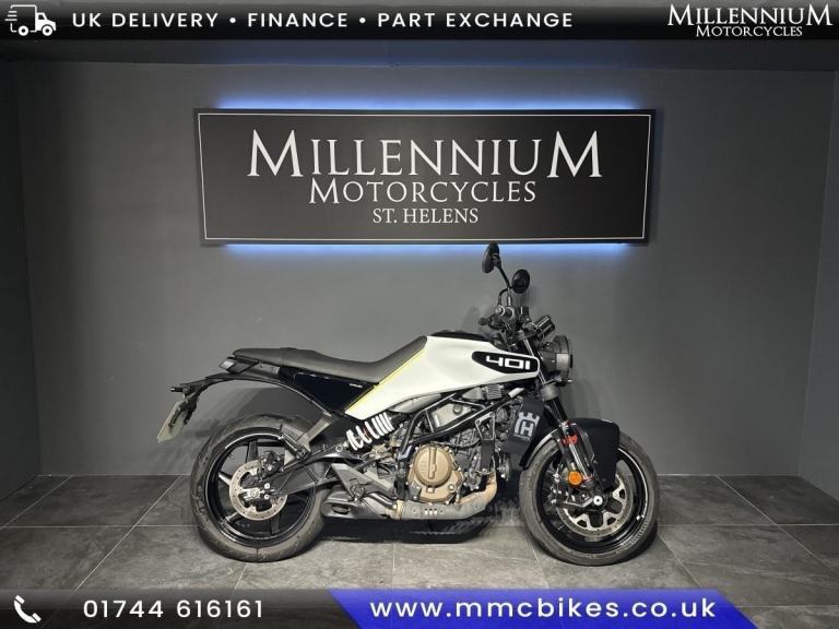 HUSQARNA VITPLEN 401. NAKED STREET BIKE