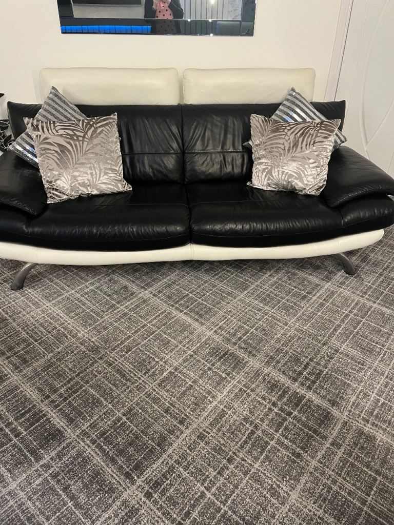 Black/white suite for sale