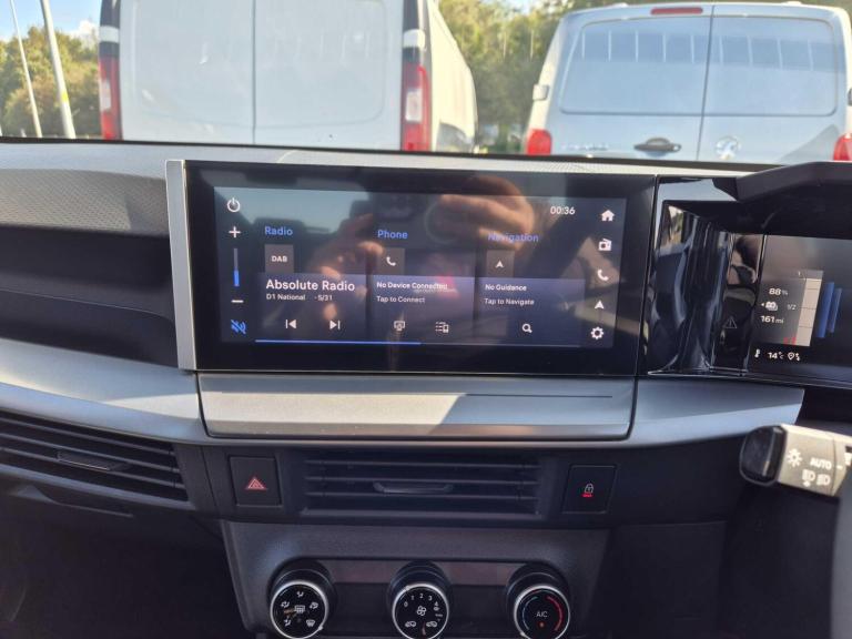 2025 Vauxhall Frontera 83kW Design 44kWh 5dr Auto HATCHBACK ELECTRIC Automatic