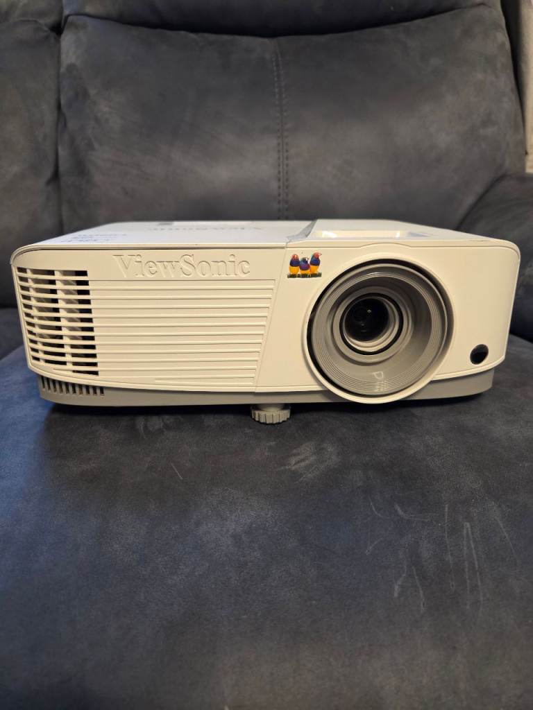 ViewSonic Projector - Good Condition, White
