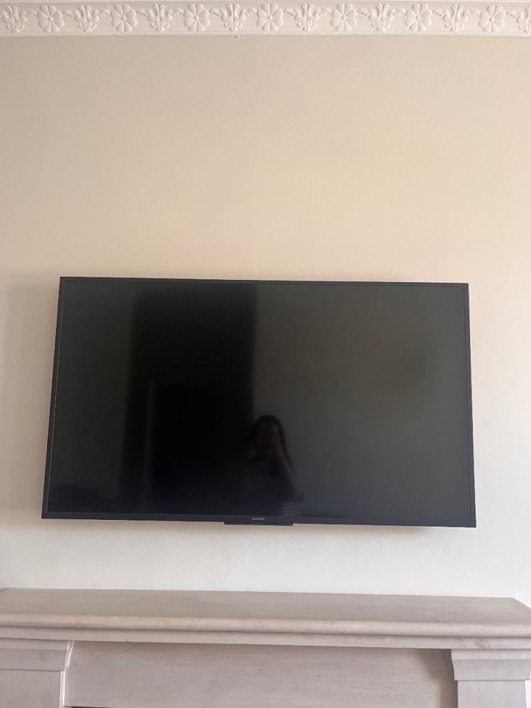 Sony BRAVIA Smart TV - Good Condition