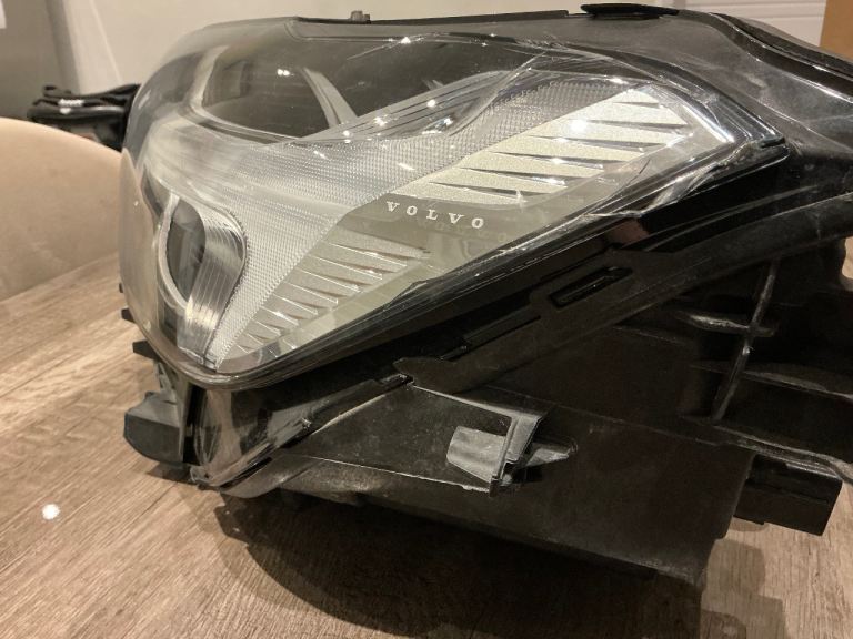 Genuine Volvo XC60 Left Passenger LED Headlight 32133554