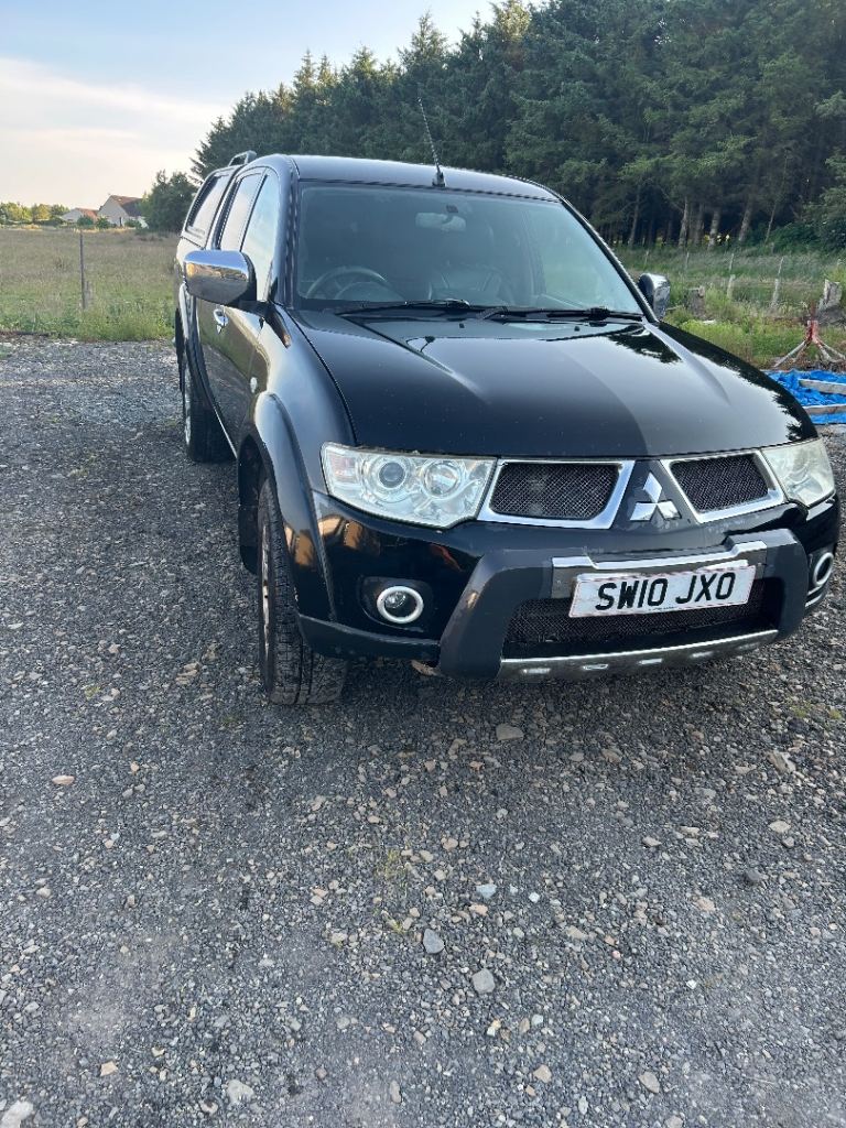 Mitsubishi l200 2010 barbarian spares or repair 