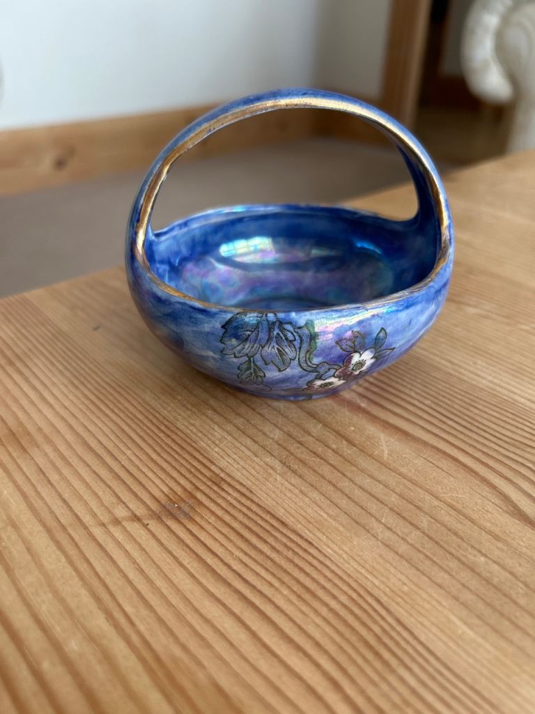 Royal Bradwell Astoria bowl with handle
