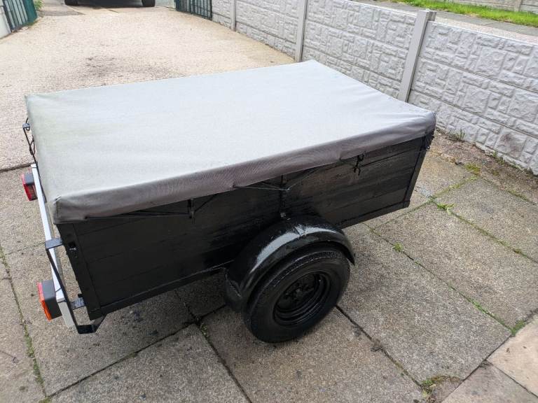 5 ft by 3-ft trailer