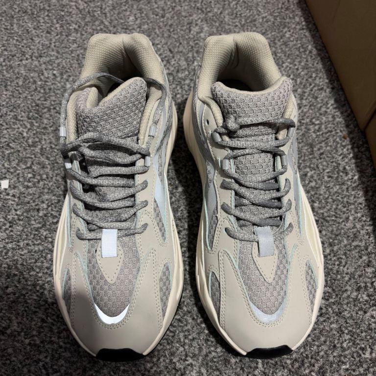 adidas Yeezy Boost 700 V2 "Static" - UK 9.5