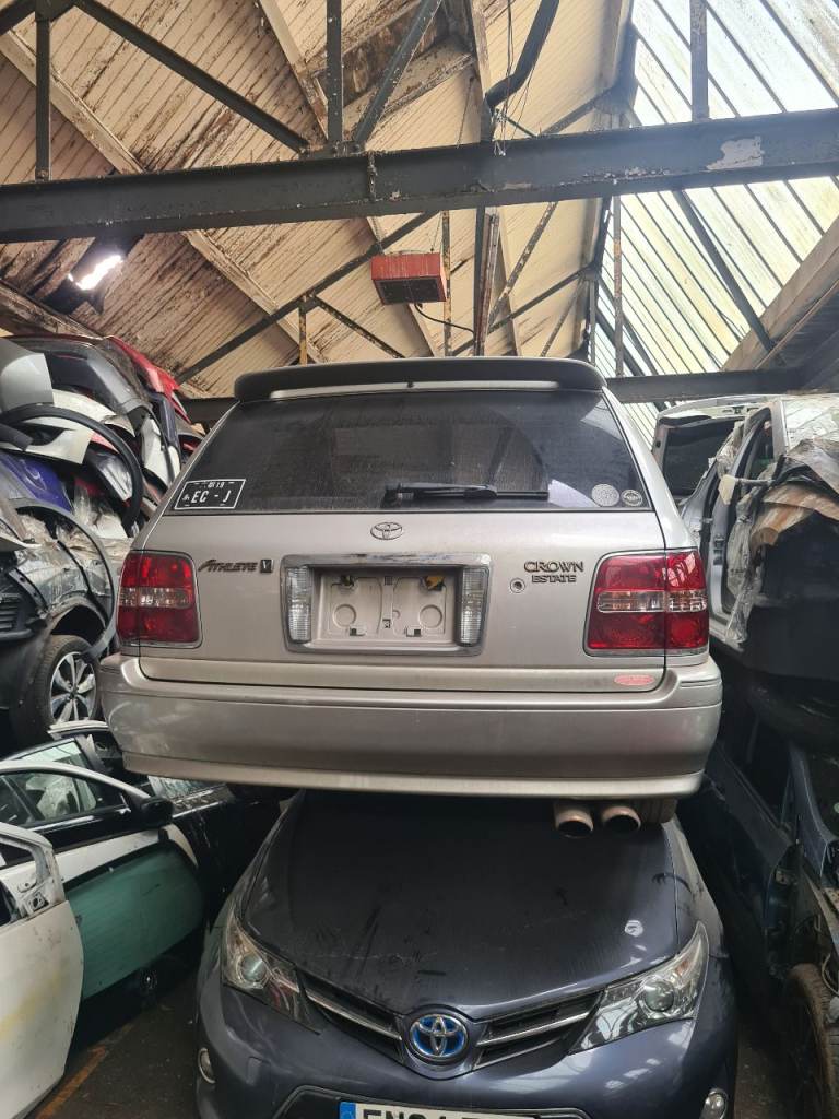 Toyota crown breaking 
