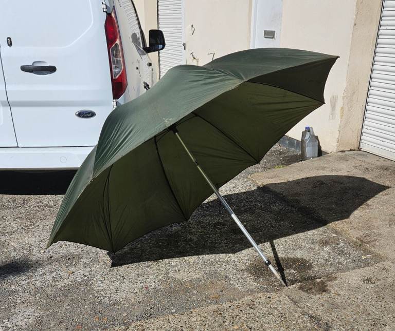 Fishing brolly 