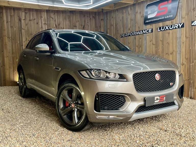 2017 Jaguar F-Pace 3.0 D300 V6 S SUV 5dr Diesel Auto AWD Euro 6 (s/s) (300 ps) SUV Diesel Automatic