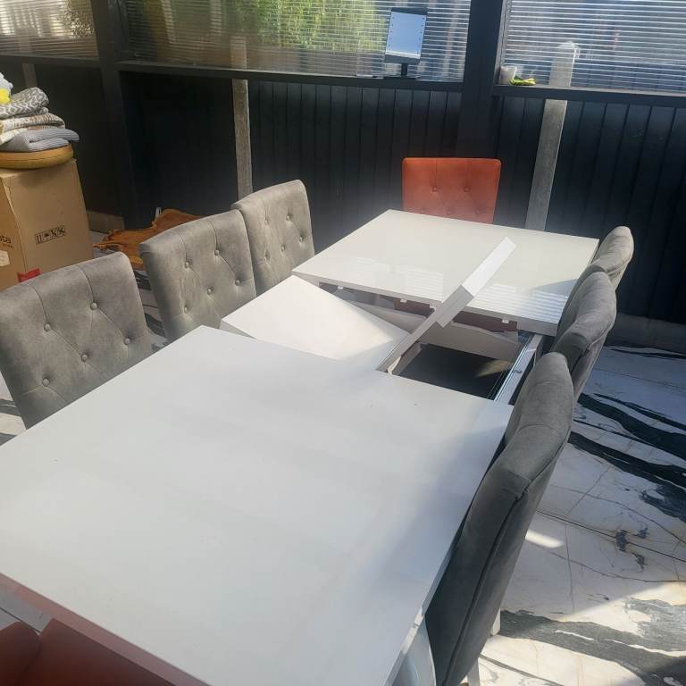 Expandable Dining Table with Chairs 