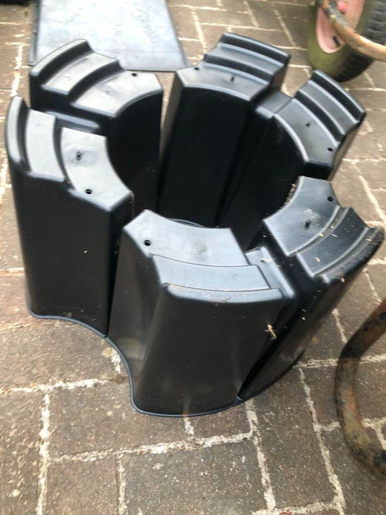 Water butt stand for large water butt