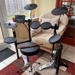  Yamaha DTX452K Electric Drum Kit 