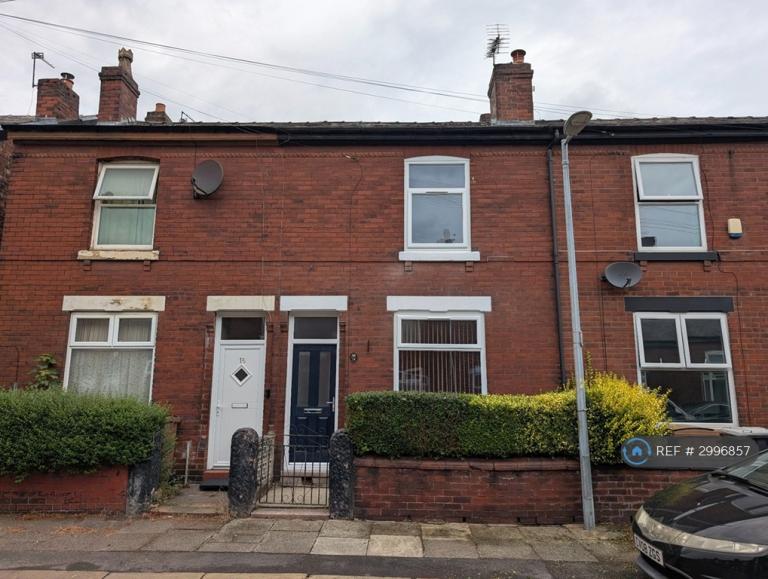 2 bedroom house in Kirkman Avenue, Manchester, M30 (2 bed) (#2996857)