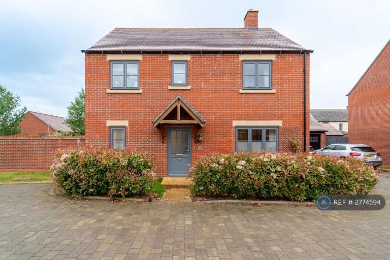 3 bedroom house in Liberator Close, Witney, OX29 (3 bed) (#2774594)