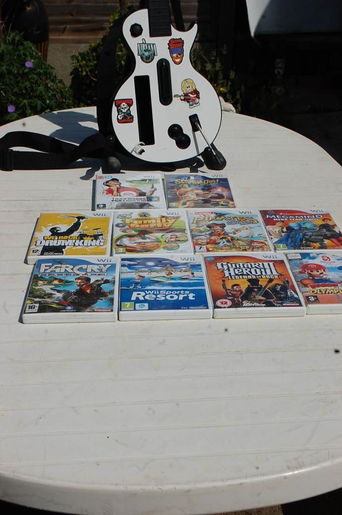 NINTENDO Wii CONSOLE, WITH 10 GAMES