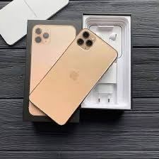IPHONE 11 Pro Max UNLOCKED BRAND NEW BOX ONE YEAR APPLE WARRANTY 