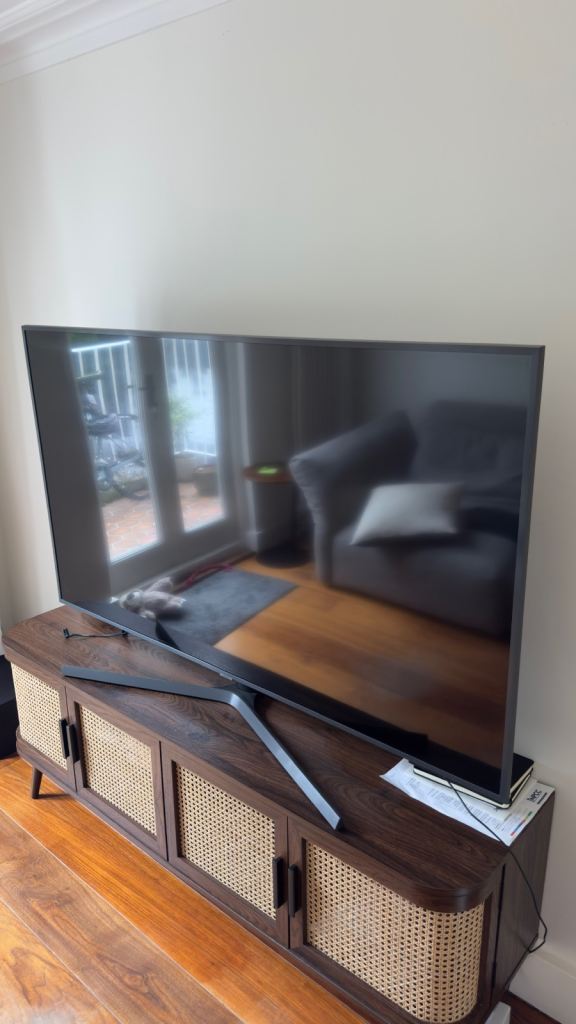 Samsung 65” 4K UHD Smart TV – RU7400 Series