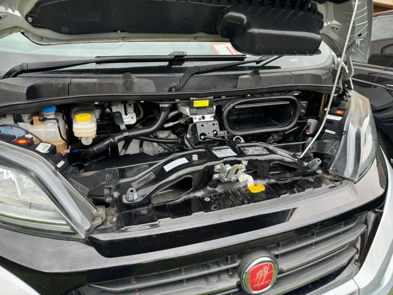 2015 FIAT RAPIDO 7065FF DESIGN MOTORHOME GENUINE 3500 MILES! FULL MOT STUNNING!!