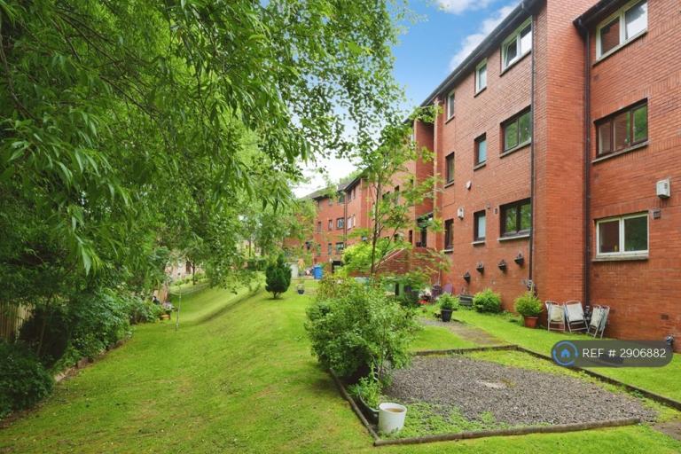 2 bedroom flat in Kelvinside Drive, Glasgow, G20 (2 bed) (#2906882)