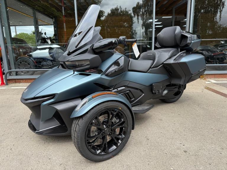 2025 Can-Am Spyder RT Limited 1330cc 6 speed semiauto trike MINERAL BLUE